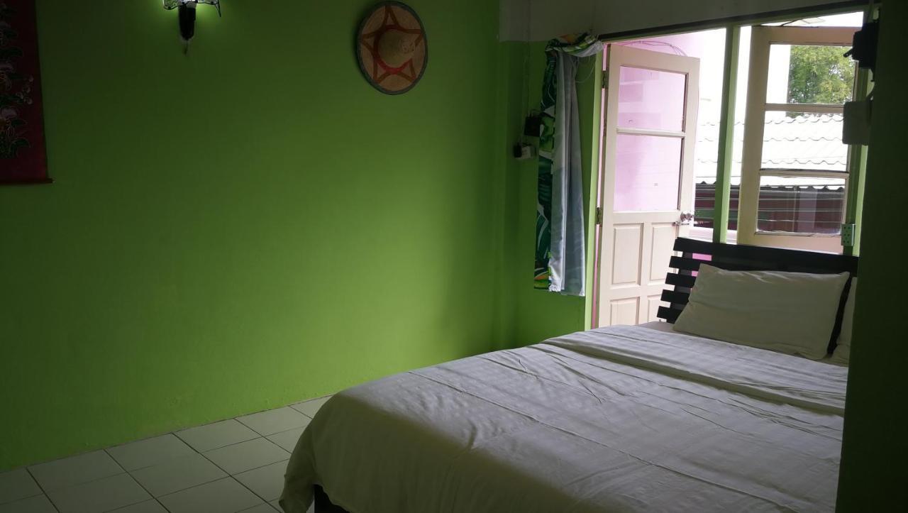 Better House 佰特客栈 Aparthotel Chiang Mai Exteriör bild
