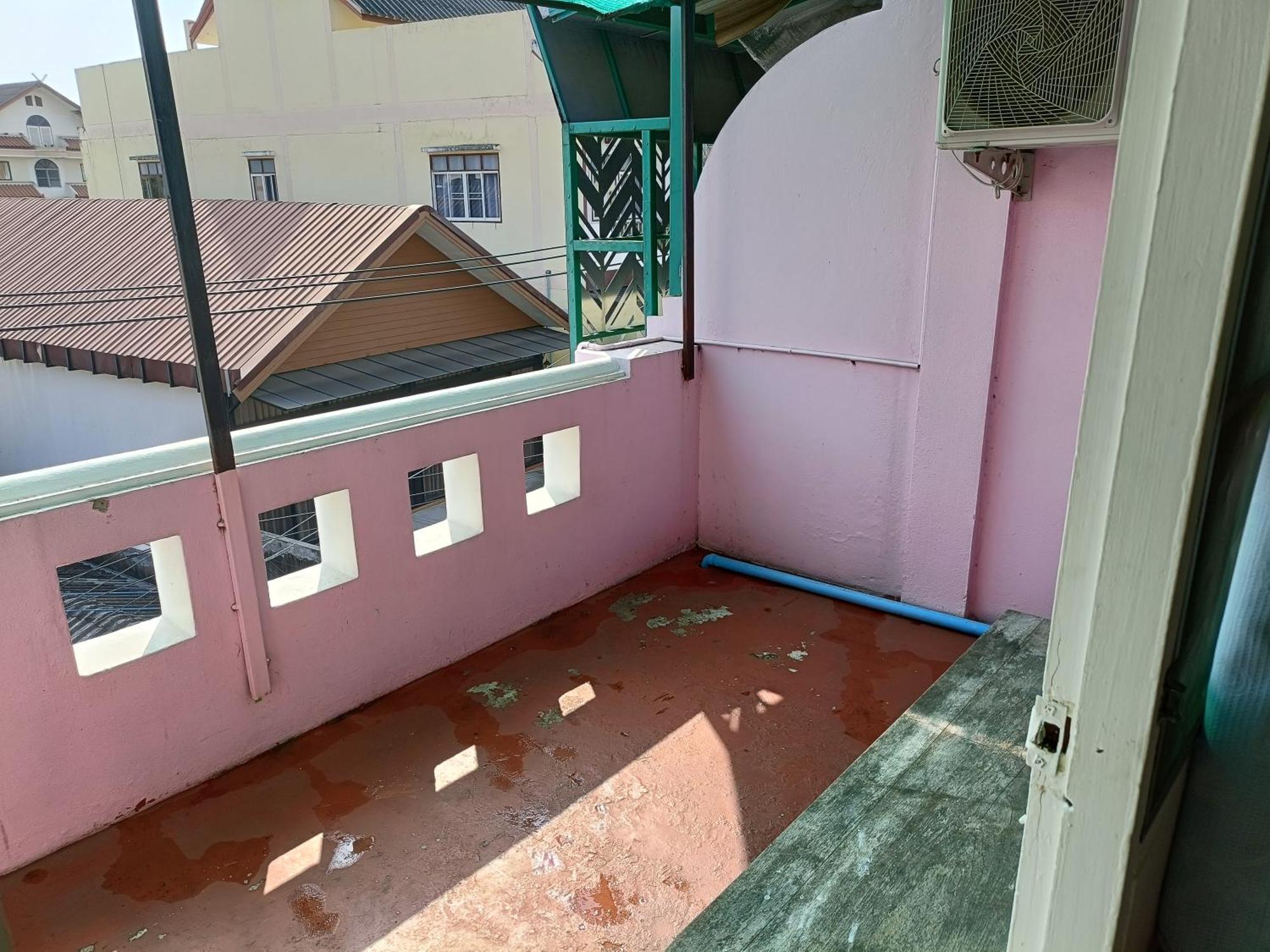 Better House 佰特客栈 Aparthotel Chiang Mai Exteriör bild